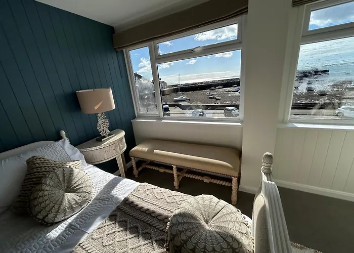 Retreat Main House Apartament *