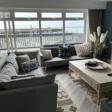 Retreat Main House Apartment Gorey