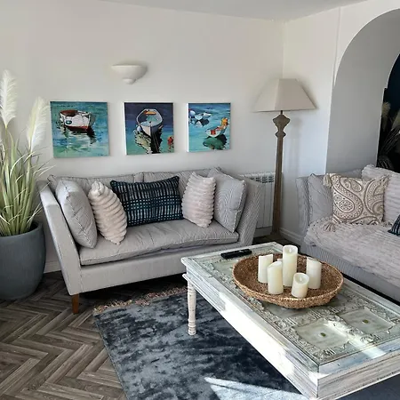 Apartment Retreat Main House *