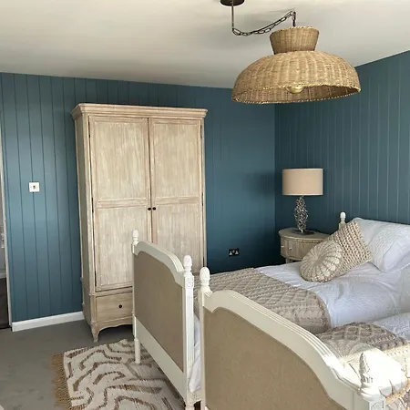 Retreat Main House Apartment *