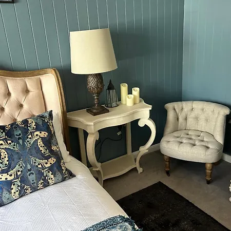Retreat Main House Apartment