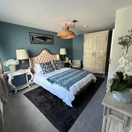 Retreat Main House Apartment Gorey