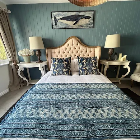 Retreat Main House Apartment *